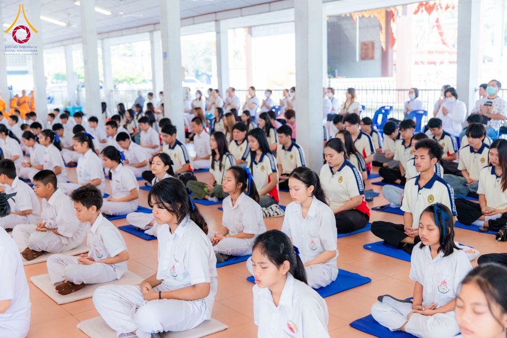 ภาพ No.199903:พิธีทอดผ้าป่าทำนุบำรุงศาสนสถาน ณ วัดบางช้างใต้ ตำบลบางช้าง อำเภอสามพราน จังหวัดนครปฐม ในโครงการธรรมยาตรา กตัญญูบูชา มหาปูชนียาจารย์ พระมงคลเทพมุนี(สด จนฺทสโร) พระผู้ปราบมาร อนุสรณ์สถาน 7 แห่ง ปีที่ 13 วันที่ 22 มกราคม พ.ศ. 2568