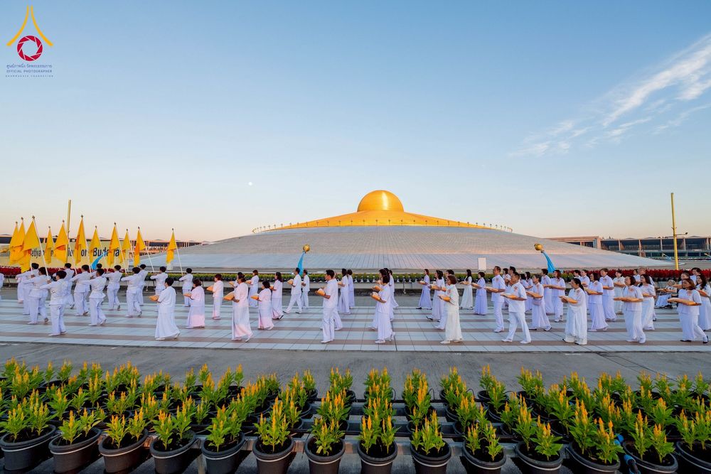 ภาพ No.276626:วันเสาร์ที่ 6 ธันวาคม  พ.ศ. 2568 พิธีเวียนประทักษิณและพิธีวันทาเจดีย์ โครงการอุปสมบทบูชาธรรมมหาปูชนียาจารย์ ประจำปี พ.ศ.2568 โครงการบวชพระนานาชาติ AEC และ WAB รุ่น CEO (นักบริหาร) รุ่นที่ 5 ณ มหาธรรมกายเจดีย์ วัดพระธรรมกาย