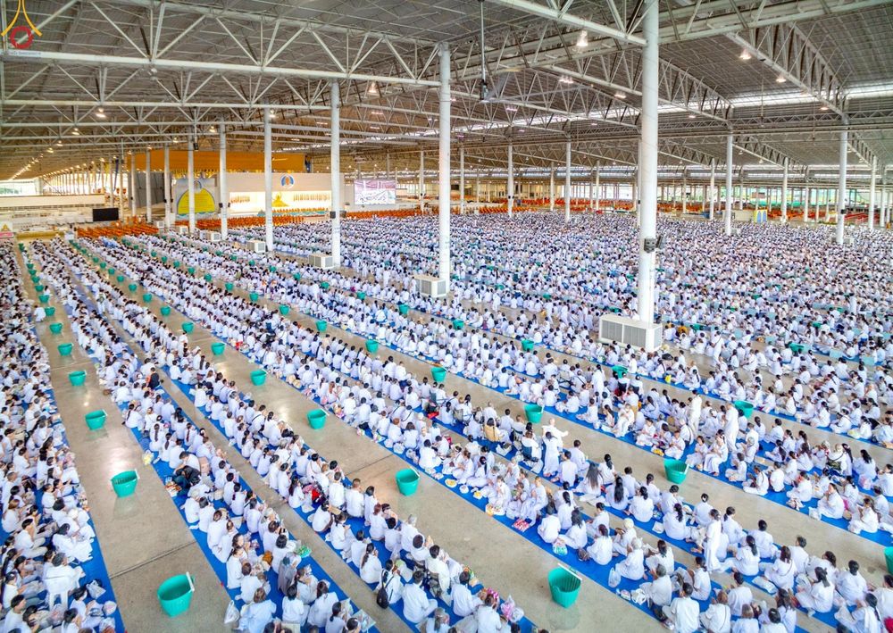 ภาพ No.263903:วันอาทิตย์ที่ 2 พฤศจิกายน พ.ศ. 2568 พิธีตักบาตรอาทิตย์ต้นเดือน ณ บ้านแก้วเรือนทองคุณยายฯ วัดพระธรรมกาย