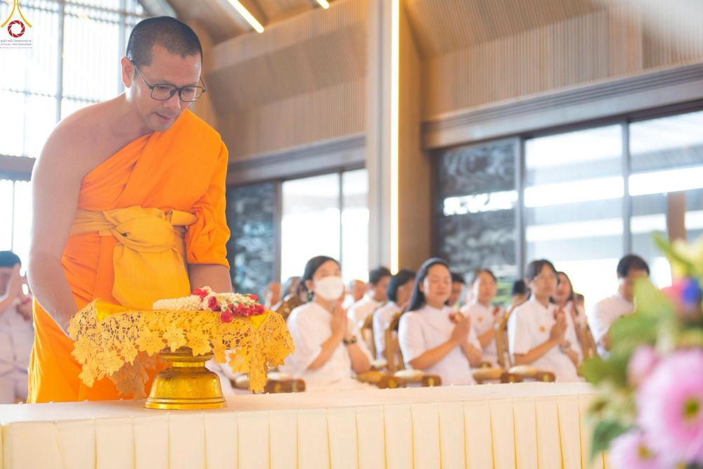 ภาพ No.249199:วันที่ 20 กันยายน พ.ศ. 2568 พิธีประดิษฐานรูปหล่อหลวงปู่วัดปากน้ำ ภาษีเจริญ ณ วิหารพระมงคลเทพมุนี (สด จนฺทสโร) ศูนย์ปฏิบัติธรรมภูเก็ต จ.ภูเก็ต