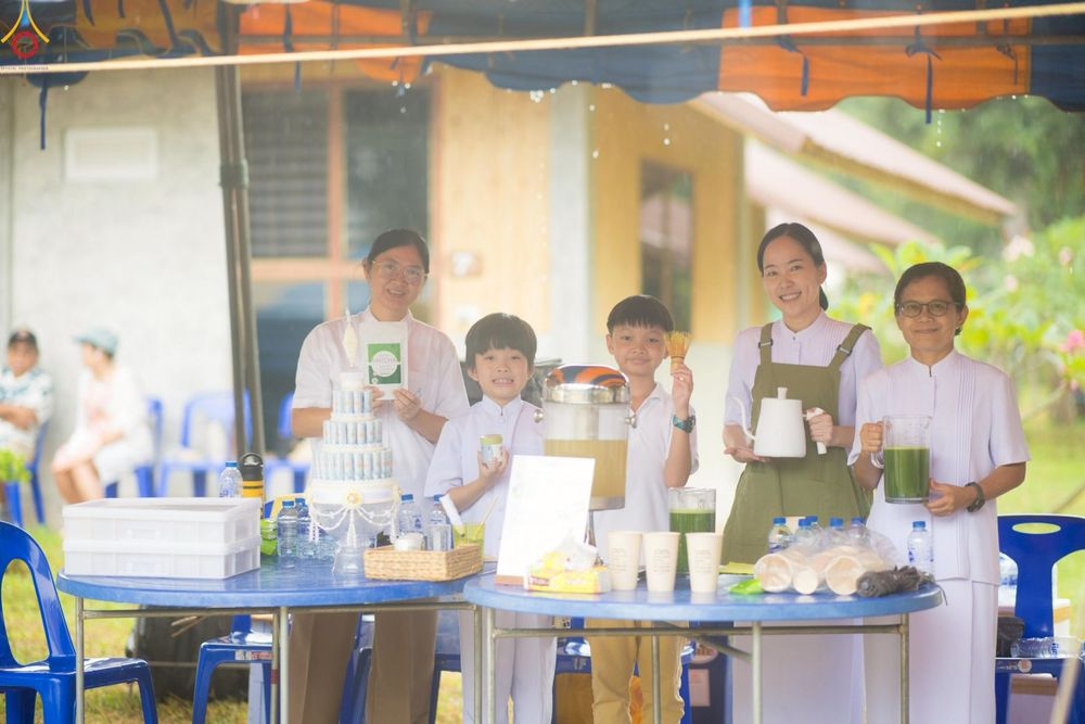 ภาพ No.263207:วันที่ 18 ตุลาคม พ.ศ. 2568 พิธีทอดกฐินสามัคคีเพื่อซื้อที่ดิน  สร้างอาคารครัวและโรงอาหาร  ห้องน้ำพร้อมโรงซักตากชาย-หญิง  และพิธีทอดกฐินสามัคคีทั่วไทย 30,000 วัด  ศูนย์ปฏิบัติธรรมนานาชาติทุ่งแสงธรรม  (Moonastery Meditation Center) ต.แสงอรุณ อ.ทับสะแก จ.ประ