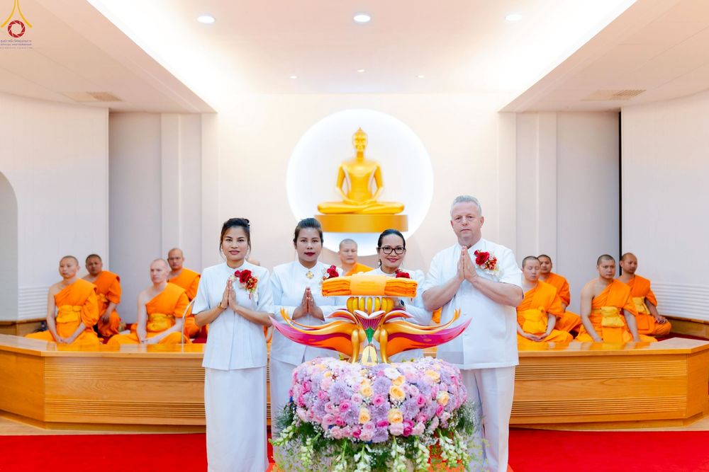 ภาพ No.254109:วันที่ 12 ตุลาคม พ.ศ. 2568 พิธีทอดกฐินวัดพระธรรมกายบูโรส ประเทศสวีเดน