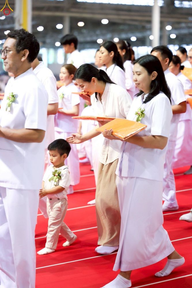 ภาพ No.243943:วันอาทิตย์ที่ 7 กันยายน พ.ศ. 2568 พิธีทอดผ้าป่าสมทบกฐินวัดพระธรรมกาย และสมทบกฐิน 30,000 วัดทั่วไทย ครั้งที่ 2 ณ ห้องแก้วสารพัดนึก 1 วัดพระธรรมกาย