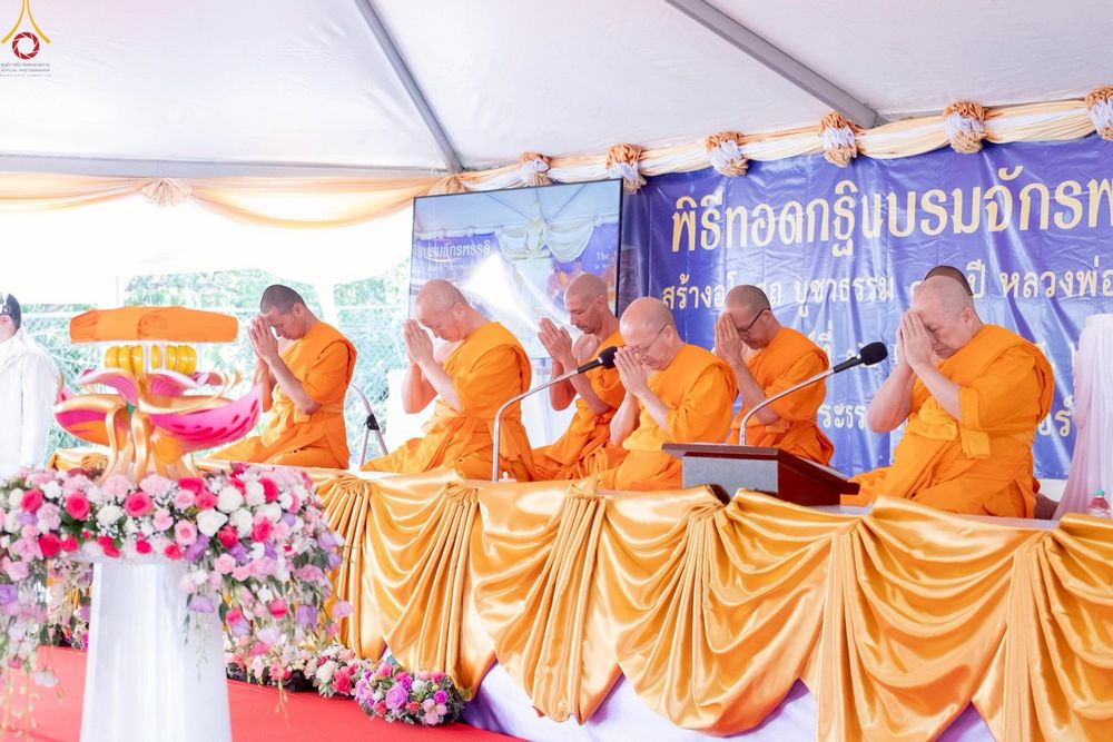 ภาพ No.259328:วันอาทิตย์ที่ 12 ตุลาคม พ.ศ. 2568 พิธีทอดกฐินบรมจักรพรรดิ สร้างอุโบสถ 82 ปี บูชาธรรมหลวงพ่อธัมมชโย ณ วัดพระธรรมกายแคลิฟอร์เนีย ประเทศสหรัฐอเมริกา 