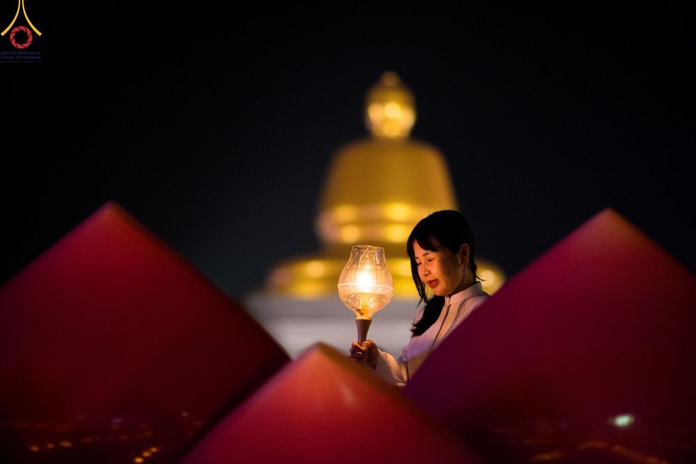 ภาพ No.200623:พิธีจุดประทีปถวายเป็นพุทธบูชา และบูชาธรรมมหาปูชนียาจารย์ ณ อนุสรณ์สถานบางปลา วัดบางปลา อำเภอบางเลน จังหวัดนครปฐม ในโครงการธรรมยาตรา กตัญญูบูชา มหาปูชนียาจารย์ พระมงคลเทพมุนี(สด จนฺทสโร) พระผู้ปราบมาร อนุสรณ์สถาน 7 แห่ง ปีที่ 13 วันที่ 23 มกราคม พ.ศ. 2568