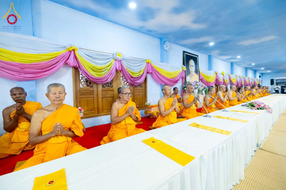 ภาพ No.295554:วันที่ 16 มกราคม พ.ศ. 2569 พิธีถวายภัตตาหารเป็นสังฆทาน แด่พระธรรมยาตรา ณ วัดโบสถ์บน ต.บางคูเวียง จ.นนทบุรี อนุสรณ์สถานลำดับที่ 4 สถานที่เกิดด้วยกายธรรม ในโครงการธรรมยาตรา กตัญญูบูชา มหาปูชนียาจารย์ พระมงคลเทพมุนี(สด จนฺทสโร) พระผู้ปราบมาร อนุสรณ์สถาน 7 แ