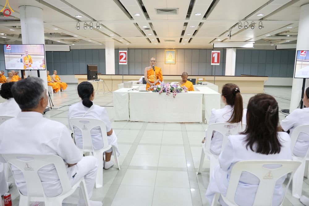 ภาพ No.319262:วันที่ 5 เมษายน พ.ศ.2569 ประชุมทีมงานลงทะเบียนพระสังฆาธิการ เพื่อพิธีถวายมหาสังฆทาน 40,000 กว่าวัดทั่วประเทศ จัดโดย กองต้อนรับพระกัลยาณมิตร วัดพระธรรมกาย