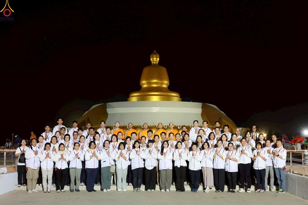 ภาพ No.306634:ภาพเบื้องหลังอาสาสมัครรวมใจ ชุดที่ 5 ในโครงการธรรมยาตรา กตัญญูบูชา มหาปูชนียาจารย์ พระมงคลเทพมุนี(สด จนฺทสโร) พระผู้ปราบมาร อนุสรณ์สถาน 7 แห่ง ปีที่ 14
