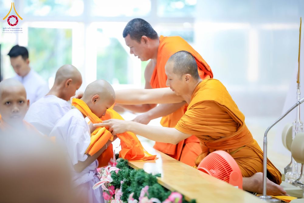 ภาพ No.317512:วันอาทิตย์ ที่ 29 มีนาคม พ.ศ.2569  พิธีปลงผม , พิธีขอขมามอบบาตรและผ้าไตร , พิธีบรรพชา ณ ศูนย์ปฏิบัติธรรมสมุทรปราการ จำนวน 42 รูป