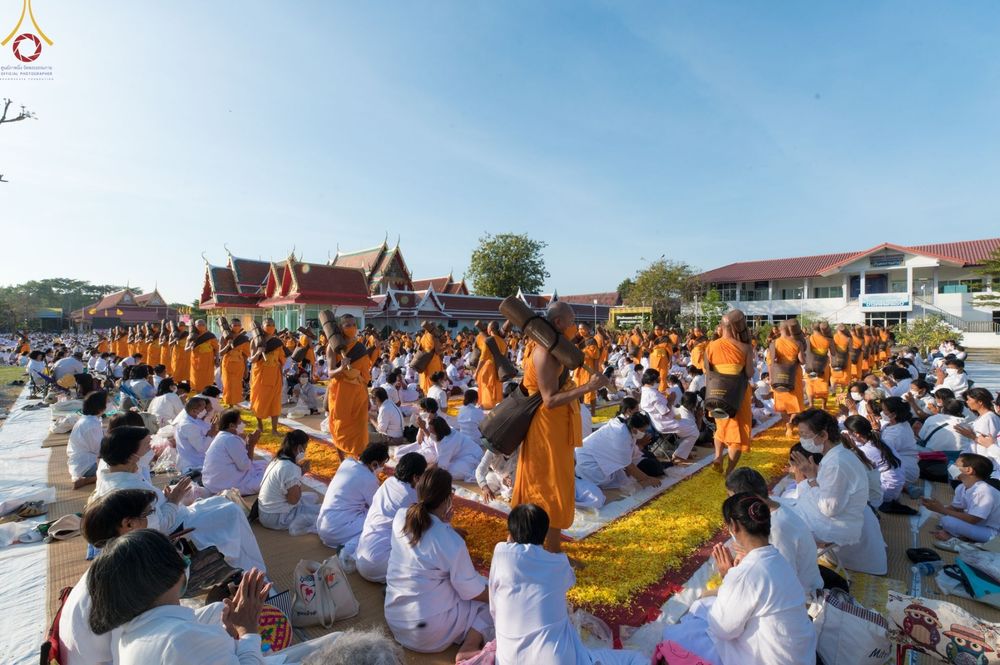 ภาพ No.70915:พิธีต้อนรับพระธรรมยาตรา ในโครงการธรรมยาตรากตัญญูบูชา มหาปูชนียาจารย์ พระมงคลเทพมุนี(สด จนฺทสโร) พระผู้ปราบมาร อนุสรณ์สถาน 7 แห่ง ปีที่ 11 วันที่ 14 มกราคม พ.ศ. 2566 ณ อนุสรณ์สถานลำดับที่ 3 สถานที่เกิดในเพศสมณะ วัดสองพี่น้อง อ.สองพี่น้อง จ.สุพรรณบุรี