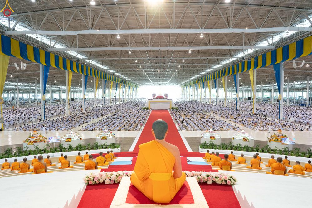 ภาพ No.337906:วันอาทิตย์ต้นเดือน 5 กรกฎาคม พ.ศ.2569 พิธีบูชาข้าวพระ ณ สภาธรรมกายสากล วัดพระธรรมกาย