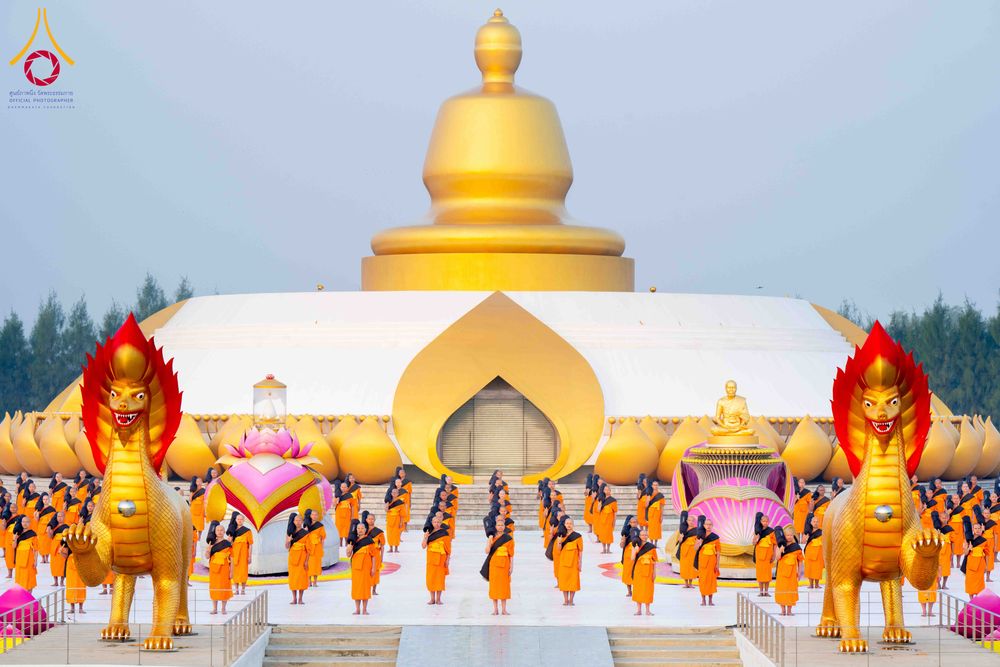 ภาพ No.299851:วันที่ 19 มกราคม พ.ศ.2569 พระธรรมยาตราปฏิบัติธรรมและถ่ายภาพหมู่ประวัติศาสตร์ ณ อนุสรณ์สถานลำดับที่ 5 สถานที่เผยแผ่วิชชาธรรมกายครั้งแรก  อนุสรณ์สถานบางปลาวัดบางปลา อ.บางเลน จ.นครปฐม ในโครงการธรรมยาตรา กตัญญูบูชา มหาปูชนียาจารย์ พระมงคลเทพมุนี(สด จนฺทสโร) 