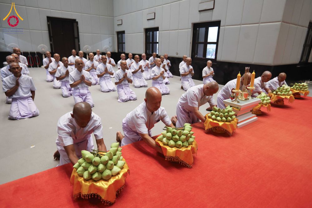 ภาพ No.298113:วันเสาร์ที่ 17 มกราคม พ.ศ. 2569 พิธีบรรพชาอุปสมบท โครงการอุปสมบทหมู่ บูชาธรรมครบ 117 ปี คุณยายอาจารย์มหารัตนอุบาสิกาจันทร์ ขนนกยูง  ณ อุโบสถพระไตรปิฎก วัดพระธรรมกาย