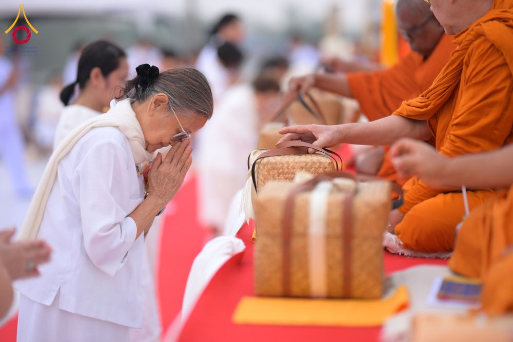 ภาพ No.284670:วันอาทิตย์ที่ 14 ธันวาคม พ.ศ.2568  พิธีทำบุญเมืองสุราษฎร์ธานี 110ปี และพิธีตักบาตรพระสงฆ์ 1,110 รูป  ณ บริเวณริมน้ำวัดกลาง (เก่า) ถนนบ้านดอน ตำบลตลาดใหม่ อำเภอเมือง จังหวัดสุราษฎร์ธานี