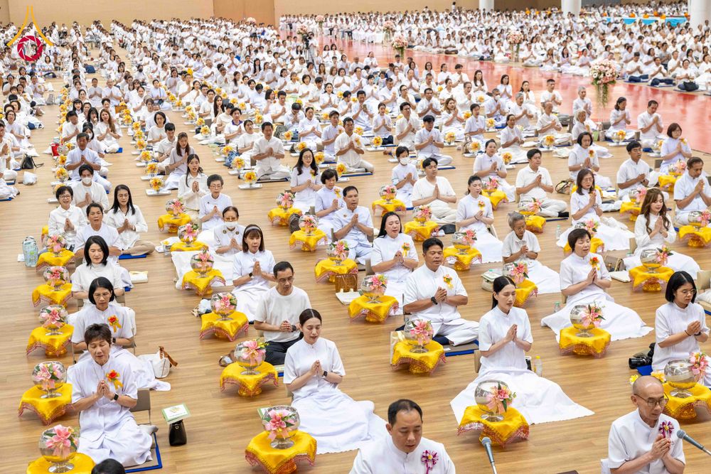 ภาพ No.310680:วันอาทิตย์ที่ 22 กุมภาพันธ์ พ.ศ. 2569 พิธีถวายโคมมาฆประทีป ณ ห้องแก้วสารพัดนึก 2 วัดพระธรรมกาย จ.ปทุมธานี