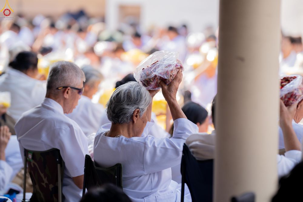 ภาพ No.295022:วันที่ 14 มกราคม พ.ศ. 2569 พิธีต้อนรับพระธรรมยาตรา อนุสรณ์สถานลำดับที่ 4  สถานที่เกิดด้วยกายธรรม ณ วัดโบสถ์บน ต.บางคูเวียง จ.นนทบุรี ในโครงการธรรมยาตรา กตัญญูบูชา มหาปูชนียาจารย์ พระมงคลเทพมุนี(สด จนฺทสโร) พระผู้ปราบมาร อนุสรณ์สถาน 7 แห่ง ปีที่ 14