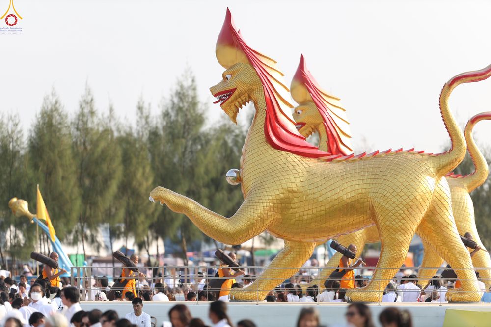 ภาพ No.299665:วันที่ 18 มกราคม พ.ศ. 2569 พิธีต้อนรับพระธรรมยาตรา (ภาพชุดที่ 2) ณ อนุสรณ์สถานลำดับที่ 5  สถานที่เผยแผ่วิชชาธรรมกายครั้งแรก อนุสรณ์สถานบางปลา วัดบางปลา อำเภอบางเลน จังหวัดนครปฐม ในโครงการธรรมยาตรา กตัญญูบูชา มหาปูชนียาจารย์ พระมงคลเทพมุนี(สด จนฺทสโร) พระ