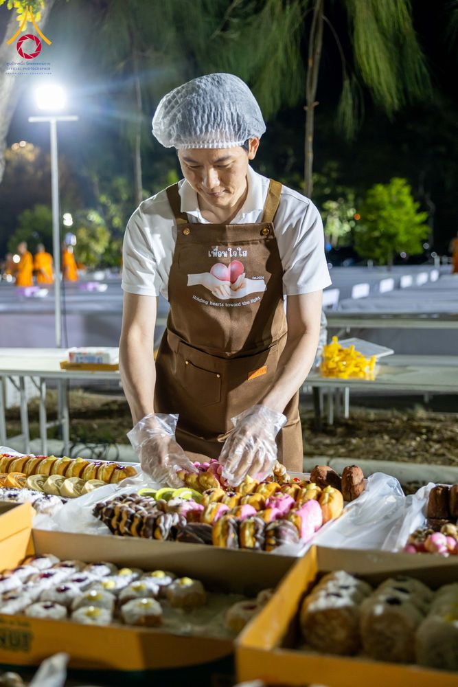 ภาพ No.288781:วันที่ 6 มกราคม พ.ศ. 2569 พิธีถวายภัตตาหารเป็นสังฆทาน แด่พระธรรมยาตรา ในโครงการธรรมยาตรา กตัญญูบูชา มหาปูชนียาจารย์ พระมงคลเทพมุนี(สด จนฺทสโร) พระผู้ปราบมาร อนุสรณ์สถาน 7 แห่ง ปีที่ 14 ณ อนุสรณ์สถานมหาวิหารพระมงคลเทพมุนี (โลตัสแลนด์) อ.สองพี่น้อง จ.สุพรร