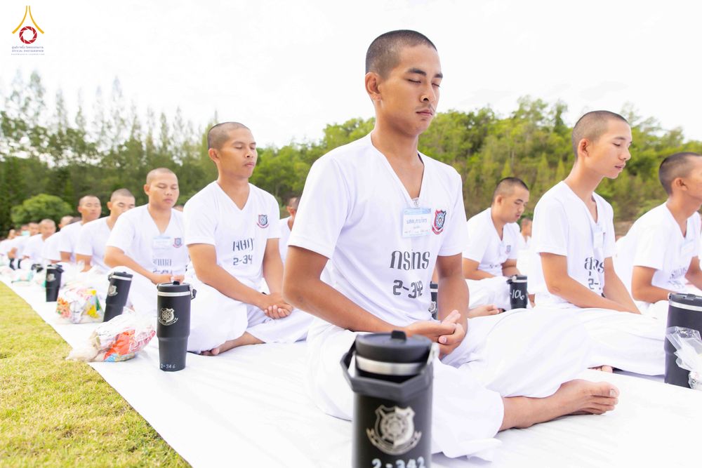 ภาพ No.340972:วันที่ 26 กรกฎาคม พ.ศ. 2569 โครงการพัฒนาคุณธรรม จริยธรรม สำหรับนักเรียนนายสิบตำรวจ (นสต.) รุ่นที่ 17 ศูนย์ฝึกอบรมตำรวจภูธรภาค 1 ได้จัดกิจกรรม ตักบาตรเพื่อน้อมอุทิศถวายเพื่อเป็นพระราชกุศลฯ  และปฏิบัติธรรม ติวธรรมมะ ณ ศูนย์ปฏิบัติธรรมเวิล์ดพีช วัลเล่ย์ (Wo