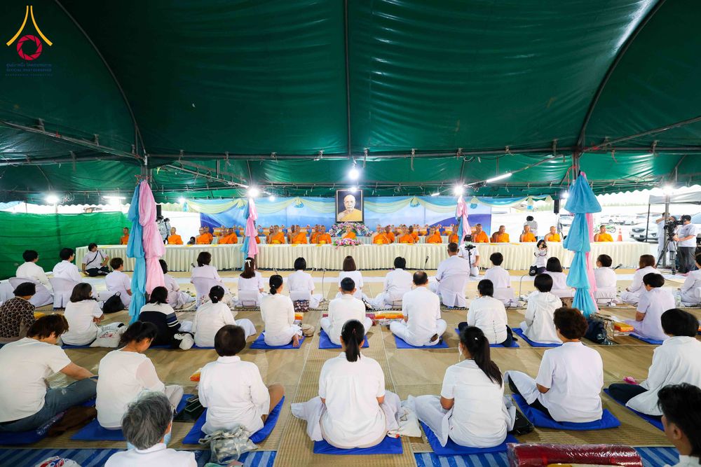 ภาพ No.301060:วันที่ 23 มกราคม พ.ศ. 2569 พิธีถวายภัตตาหารเป็นสังฆทาน แด่พระธรรมยาตรา ณ อนุสรณ์สถานบางปลา วัดบางปลา อำเภอบางเลน จังหวัดนครปฐม ในโครงการธรรมยาตรา กตัญญูบูชา มหาปูชนียาจารย์ พระมงคลเทพมุนี(สด จนฺทสโร) พระผู้ปราบมาร อนุสรณ์สถาน 7 แห่ง ปีที่ 14