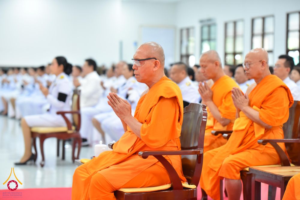 ภาพ No.344209:วันที่ 12 สิงหาคม พ.ศ. 2569  พสกนิกรชาวอำเภอคลองหลวง พร้อมใจร่วมพิธีสวดพระพุทธมนต์และทำบุญตักบาตรถวายพระราชกุศล เนื่องในวันคล้ายวันพระราชสมภพ สมเด็จพระบรมราชชนนีพันปีหลวง และวันแม่แห่งชาติ 12 สิงหาคม 2569