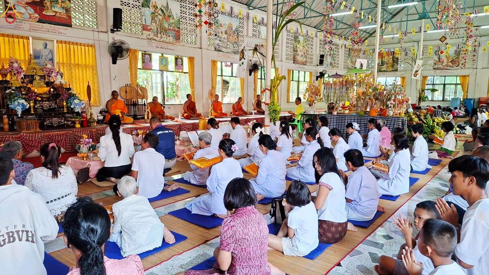 ภาพ No.283983:วันที่ 1 พฤศจิกายน พ.ศ. 2568 พิธีทอดกฐินสามัคคีทั่วไทย 30,000 วัด  โดยคณะศิษยานุศิษย์ บูชาธรรม 81 ปี  หลวงพ่อธัมมชโย  ณ วัดสวายสอ จ.บุรีรัมย์