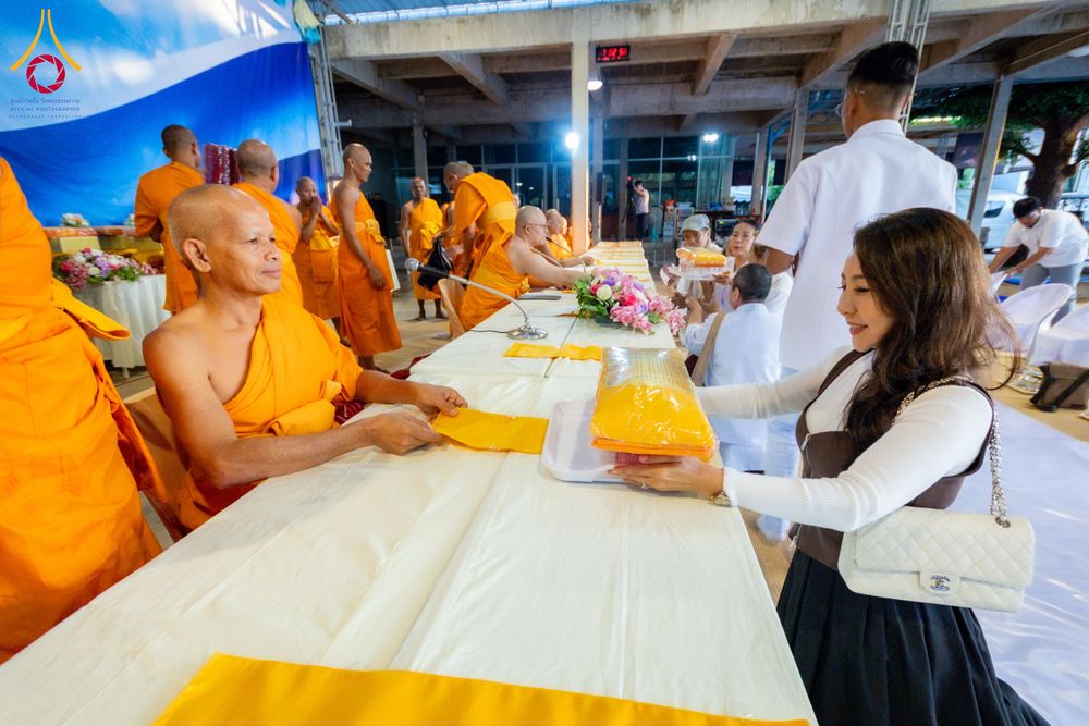 ภาพ No.288081:วันที่ 4 มกราคม พ.ศ. 2569 พิธีถวายภัตตาหารเป็นสังฆทาน แด่พระธรรมยาตรา ในโครงการธรรมยาตรา กตัญญูบูชา มหาปูชนียาจารย์ พระมงคลเทพมุนี(สด จนฺทสโร) พระผู้ปราบมาร อนุสรณ์สถาน 7 แห่ง ปีที่ 14 ณ อนุสรณ์สถานมหาวิหารพระมงคลเทพมุนี (โลตัสแลนด์) อ.สองพี่น้อง จ.สุพรร