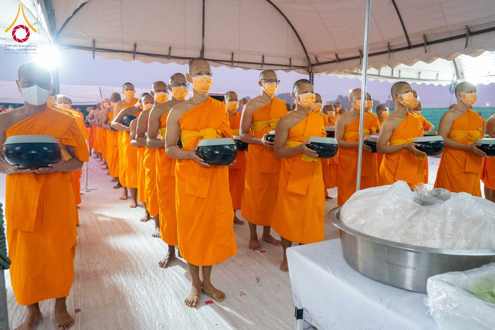 ภาพ No.299276:วันที่ 21 มกราคม พ.ศ. 2569 พิธีถวายภัตตาหารเป็นสังฆทาน แด่พระธรรมยาตรา ณ อนุสรณ์สถานบางปลา วัดบางปลา อำเภอบางเลน จังหวัดนครปฐม ในโครงการธรรมยาตรา กตัญญูบูชา มหาปูชนียาจารย์ พระมงคลเทพมุนี(สด จนฺทสโร) พระผู้ปราบมาร อนุสรณ์สถาน 7 แห่ง ปีที่ 14