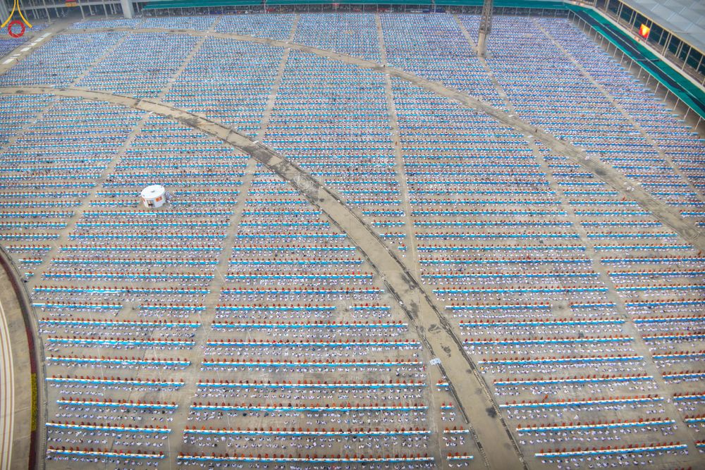 ภาพ No.324103:วันที่ 22 เมษายน พ.ศ.2569 (วันคุ้มครองโลก) พิธีถวายมหาสังฆทาน 40,000 กว่าวัดทั่วประเทศ ณ ลานธรรม พระมหาธรรมกายเจดีย์ วัดพระธรรมกาย