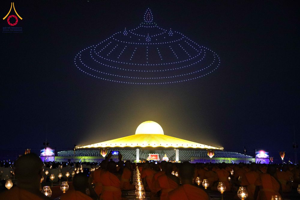 ภาพ No.307164:วันที่ 31 มกราคม พ.ศ. 2569  พิธีจุดประทีปธรรมถวายเป็นพุทธบูชา  และบูชาธรรมมหาปูชนียาจารย์ (ภาพชุดที่ 1) ณ วัดพระธรรมกาย ปทุมธานี ในโครงการธรรมยาตรา กตัญญูบูชา มหาปูชนียาจารย์ พระมงคลเทพมุนี(สด จนฺทสโร) พระผู้ปราบมาร อนุสรณ์สถาน 7 แห่ง ปีที่ 14