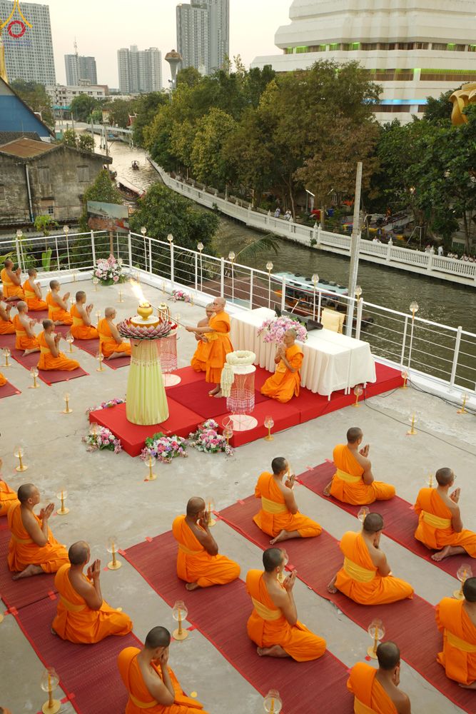 ภาพ No.302866:วันที่ 24 มกราคม พ.ศ. 2569 พิธีจุดประทีปธรรมถวายเป็นพุทธบูชา  และบูชาธรรมมหาปูชนียาจารย์  ณ อาคารธรรมยาตรา กตัญญูบูชามหาปูชนียาจารย์  ตรงข้ามวัดปากน้ำภาษีเจริญ จ.กรุงเทพมหานคร ในโครงการธรรมยาตรา กตัญญูบูชา มหาปูชนียาจารย์ พระมงคลเทพมุนี(สด จนฺทสโร) พระผู