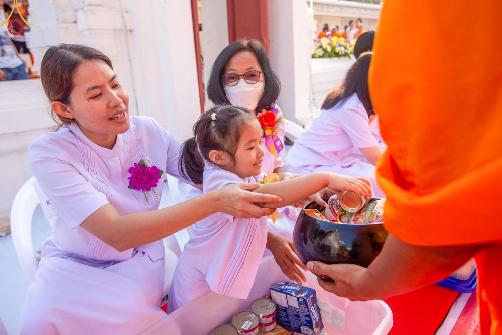 ภาพ No.116205:พิธีตักบาตรพระธรรมยาตรา ณ อนุสรณ์สถานลำดับที่ 4 สถานที่เกิดด้วยกายธรรม วัดโบสถ์(บน) จ.นนทบุรี วันที่ 21 มกราคม พ.ศ. 2567
