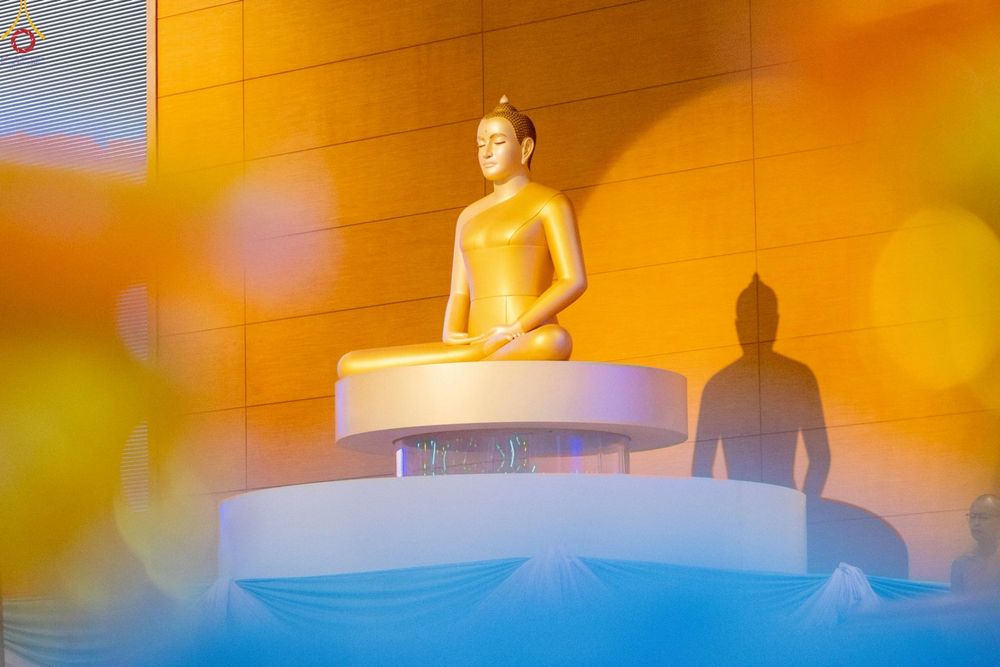 ภาพ No.251723:วันที่ 10 ตุลาคม พ.ศ. 2568 พิธีทอดผ้าป่าสมทบกฐินวัดพระธรรมกาย และสมทบกฐิน 30,000 กว่าวัดทั่วประเทศ ครั้งที่ 3 ณ สภาธรรมกายสากล วัดพระธรรมกาย