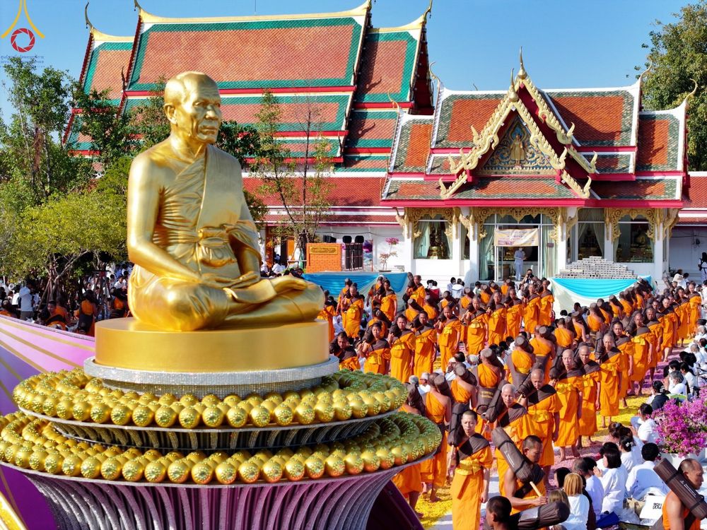 ภาพ No.193390:พิธีต้อนรับพระธรรมยาตรา ณ อนุสรณ์สถาน สถานที่เกิดในเพศสมณะ วัดสองพี่น้อง อำเภอสองพี่น้อง จังหวัดสุพรรณบุรี ในโครงการธรรมยาตรา กตัญญูบูชา มหาปูชนียาจารย์ พระมงคลเทพมุนี(สด จนฺทสโร) พระผู้ปราบมาร อนุสรณ์สถาน 7 แห่ง ปีที่ 13 วันที่ 11 มกราคม พ.ศ. 2568