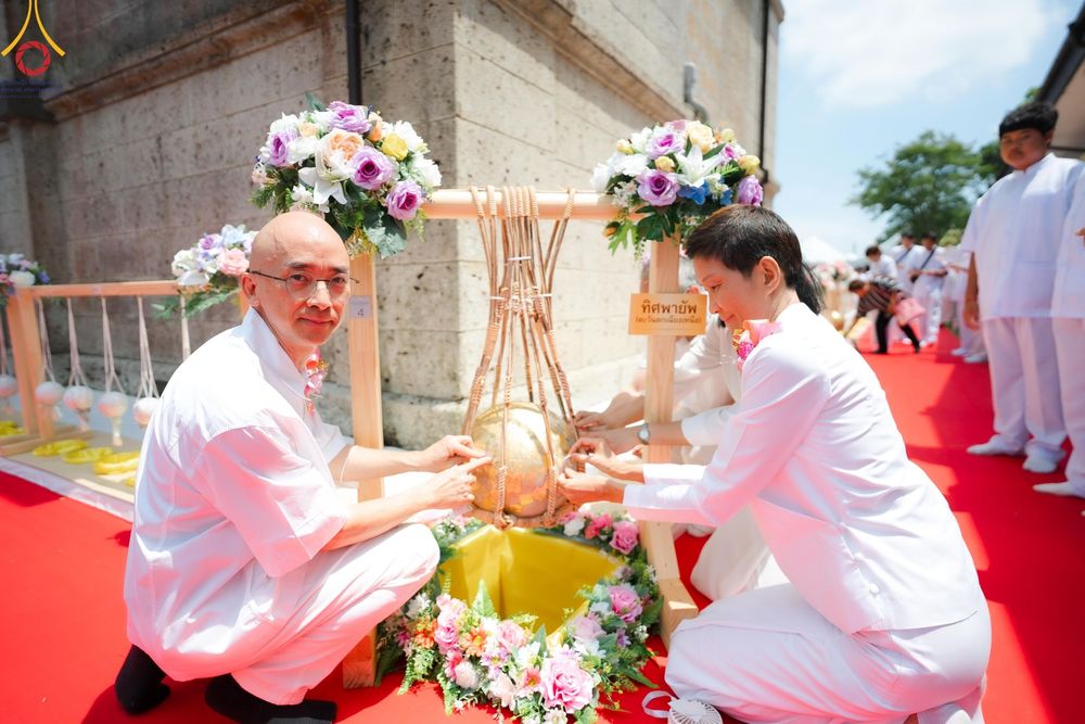 ภาพ No.141765:พิธีประดิษฐานลูกนิมิตมหาสมบัติ  ผูกสีมา สถาปนาอุโบสถ "บูชาธรรม 80 ปี หลวงพ่อธัมมชโย" ณ วัดพระธรรมกายโทชิหงิ ประเทศญี่ปุ่น วันอาทิตย์ที่ 16 มิถุนายน พ.ศ. 2567