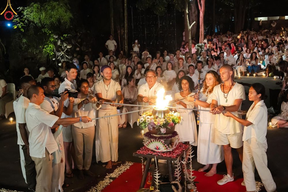 ภาพ No.156512:วัดพุทธบาหลีและวัดพระธรรมกาย จัดปฏิบัติธรรมนานาชาติ 1,151 คนจาก 78 ประเทศ ใน "วันสันติภาพสากล" ณ บาหลี อินโดนีเซีย วันเสาร์ที่ 21 กันยายน พ.ศ. 2567 เวลา 16.00-21.00 น. ณ พิพิธภัณฑ์ ARMA เมืองอูบุด จังหวัดบาหลี ประเทศอินโดนีเซีย