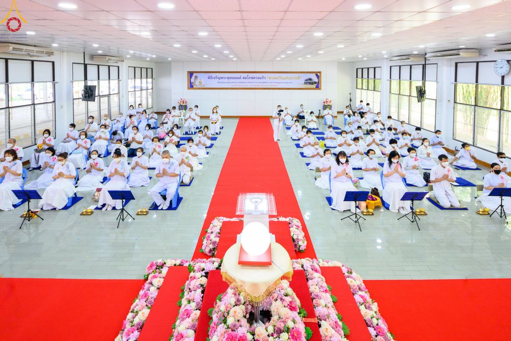 ภาพ No.78126:พิธีเจริญพระพุทธมนต์ สมโภชดวงแก้ว  " ดวงตะวันแห่งเกาหลี "  ดวงแก้ว "บริกรรมนิมิต" เพื่อการเข้าถึงธรรม  วันเสาร์ที่ 18 มีนาคม พ.ศ.2566  ณ อาคารปลูกศรัทธา วัดพระธรรมกาย