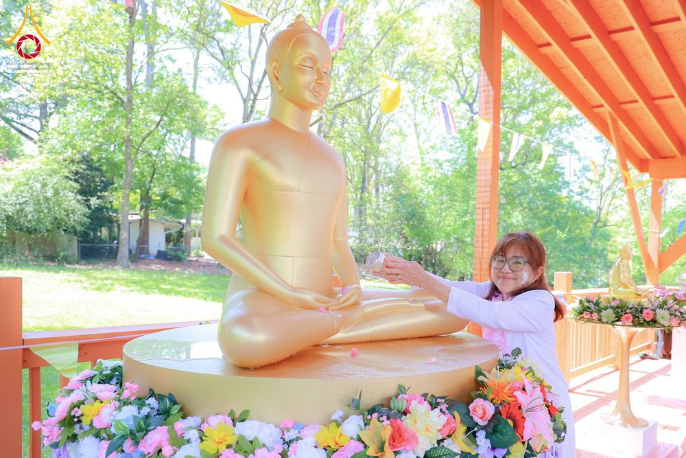 ภาพ No.321654:วันอาทิตย์ที่ 12 เมษายน พ.ศ.2569 กิจกรรมงานบุญวันสงกรานต์ (ตักบาตร ขอขมาพ่อแม่ สรงน้ำพระ รดน้ำขอพร) ณ วัดพระธรรมกายจอร์เจีย ประเทศสหรัฐอเมริกา