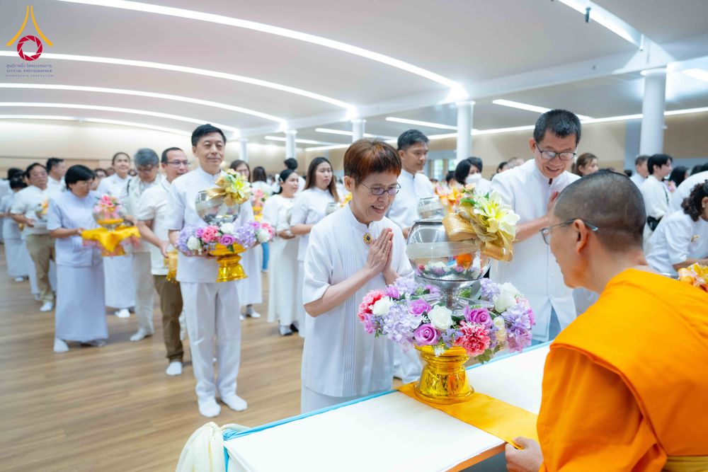 ภาพ No.310717:วันอาทิตย์ที่ 22 กุมภาพันธ์ พ.ศ. 2569 พิธีถวายโคมมาฆประทีป ณ ห้องแก้วสารพัดนึก 2 วัดพระธรรมกาย จ.ปทุมธานี