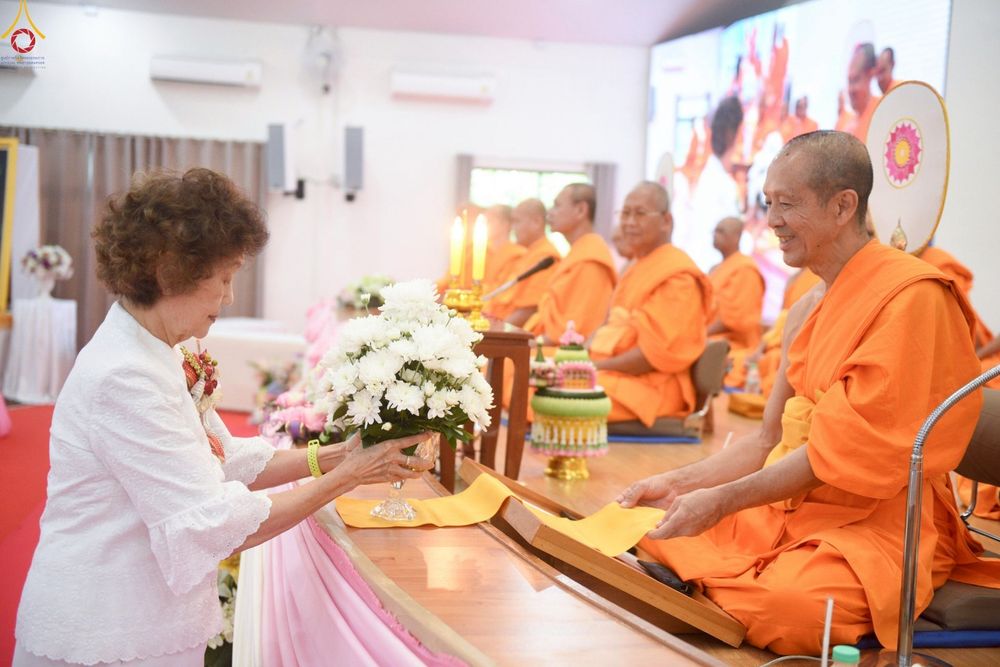 ภาพ No.261569:วันที่ 17-18 ตุลาคม พ.ศ. 2568 พิธีเจริญพระพุทธมนต์คณะสงฆ์ 108 กลั่นแผ่นดินองค์พระเจดีย์สระบุรี สมโภชองค์กฐิน และพิธีทอดกฐิน ณ ศูนย์ปฏิบัติธรรมสระบุรี ในโครงการกฐินสามัคคีทั่วไทย 30,000 วัด บูชาธรรม 81 ปี หลวงพ่อธัมมชโย โดยคณะศิษยานุศิษย์วัดพระธรรมกาย