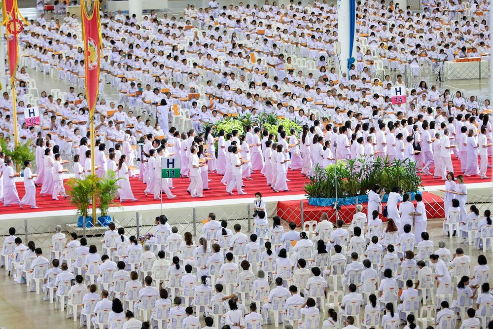 ภาพ No.150092:พิธีทอดผ้าป่าสมทบกฐินวัดพระธรรมกาย และสมทบกฐิน 30,000 วัดทั่วไทย ครั้งที่ 1 เนื่องในวันธรรมชัย 27 สิงหาคม พ.ศ.2567 ณ สภาธรรมกายสากล วัดพระธรรมกาย