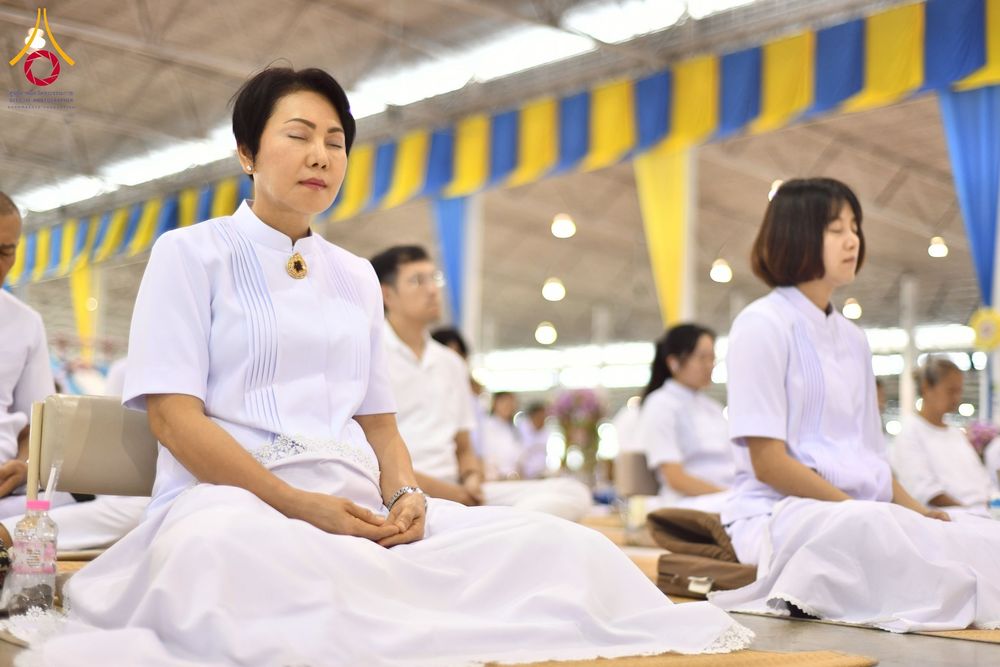 ภาพ No.258124:วันอาทิตย์ที่ 5 ตุลาคม พ.ศ. 2568 พิธีบูชาข้าวพระ ณ สภาธรรมกายสากล วัดพระธรรมกาย