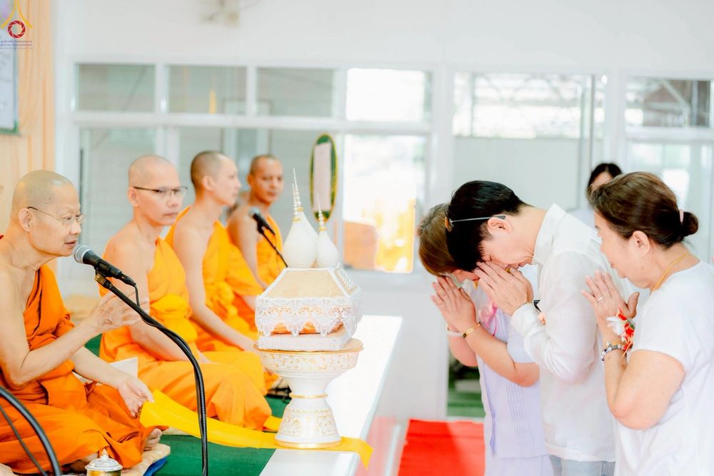 ภาพ No.266826:วันที่ 5 พฤศจิกายน พ.ศ. 2568 พิธีทอดกฐิน ณ อนุสรณ์สถานพระมงคลเทพมุนี  (สด จนฺทสโร) ผู้ค้นพบวิชชาธรรมกาย สถานที่ตั้งมโนปณิธานบวชตลอดชีวิต คลองบางนางแท่น ต.หอมเกร็ด อ.สามพราน จ.นครปฐม