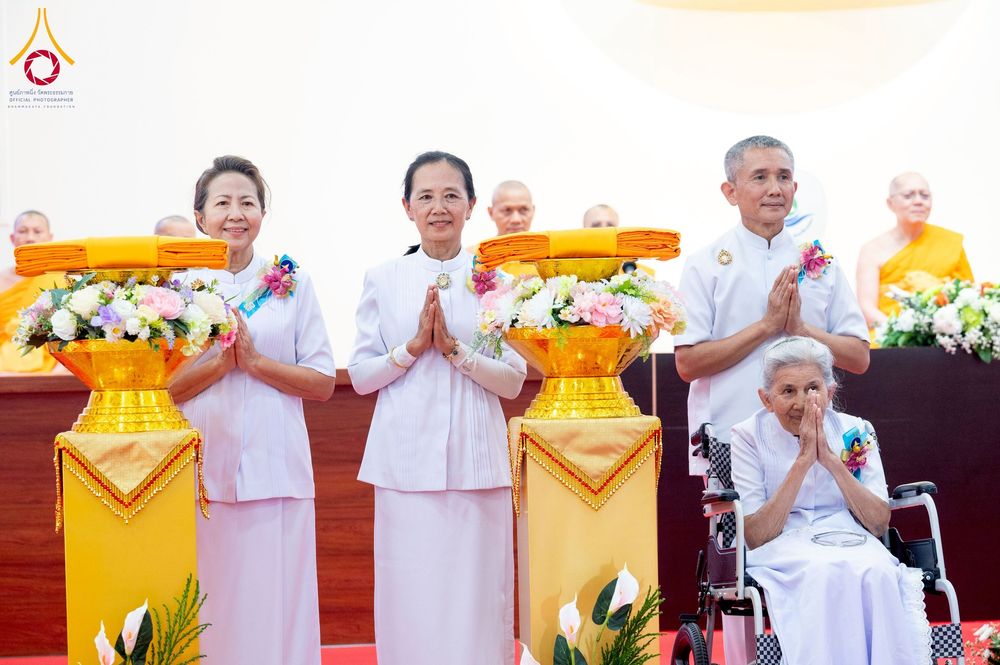 ภาพ No.274940:วันอาทิตย์ที่ 30 พฤศจิกายน พ.ศ. 2568 พิธีทอดผ้าป่า "สร้างองค์พระเจดีย์เพื่อสร้างสันติภาพโลก" ณ ศูนย์ปฏิบัติธรรมระยอง (บ้านช่องลม)