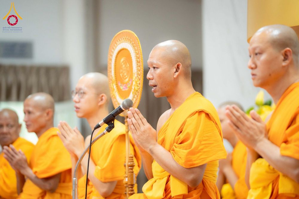 ภาพ No.278239:วันศุกร์ที่ 5 ธันวาคม พ.ศ. 2568 (วันพ่อแห่งชาติ) พิธีบรรพชาอุปสมบทหมู่ธรรมทายาท จำนวน 16 รูป โครงการบรรพชาอุปสมบทหมู่ รุ่นบูชาธรรมมหาปูชนียาจารย์ ประจำปี 2568  ณ ศูนย์ปฏิบัติธรรมและอบรมเยาวชนพระนครศรีอยุธยา จ.พระนครศรีอยุธยา