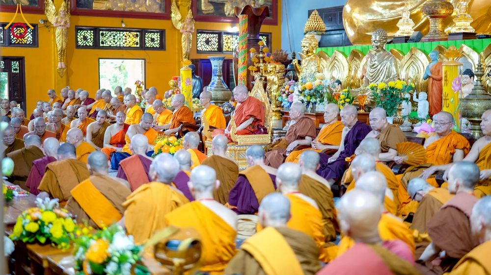 ภาพ No.274108:วันที่ 23 พฤศจิกายน พ.ศ. 2568 ประธานมูลนิธิธรรมกาย ถวายปัจจัยสมทบกฐินแด่ วัดเทียนเวียนเฟื้อกเซิน ศูนย์วิปัสสนาที่มีชื่อเสียง มากกว่า 50 ปีในเวียดนาม