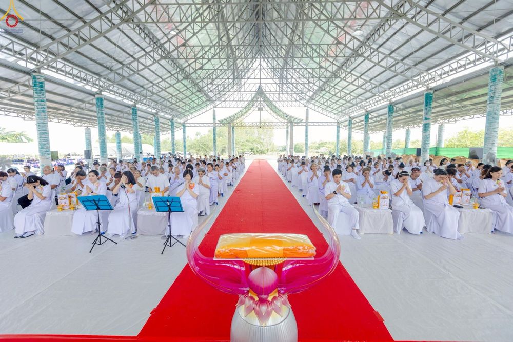 ภาพ No.249381:วันที่ 28 กันยายน พ.ศ. 2568 พิธีทอดผ้าป่าแผ่นบันมงคลมหาเศรษฐี อาคาร 80 ปี หลวงพ่อธัมมชโย ณ ศูนย์ปฏิบัติธรรมวิหารแดง ต.เจริญธรรม อ.วิหารแดง จ.สระบุรี