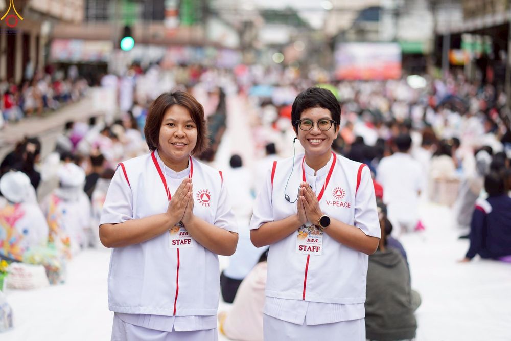 ภาพ No.245819:วันที่ 13-14 กันยายน พ.ศ. 2568 เจ้าหน้าที่ทุกสถานะ ทุกส่วนงาน ร่วมแรงร่วมใจ ปฏิบัติหน้าที่ เตรียมงาน เก็บงาน ตักบาตรพระ 555 รูป อ.เบตง จยะลา