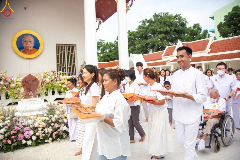 ภาพ No.162725:โครงการกฐินสามัคคีทั่วไทย 30,000 วัด บูชาธรรม 80 ปี หลวงพ่อธัมมชโย โดย คณะศิษยานุศิษย์วัดพระธรรมกาย ณ วัดโบสถ์บน จ.นนทบุรี วันที่ 19 ตุลาคม พ.ศ. 2567