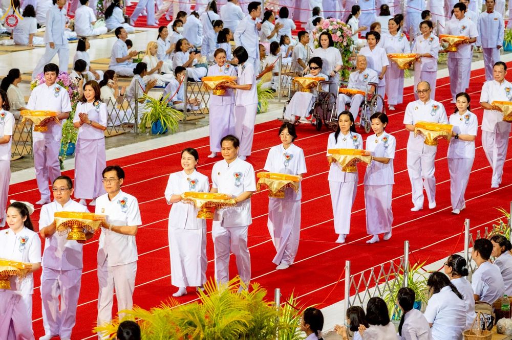 ภาพ No.243923:วันอาทิตย์ที่ 7 กันยายน พ.ศ. 2568 พิธีทอดผ้าป่าสมทบกฐินวัดพระธรรมกาย และสมทบกฐิน 30,000 วัดทั่วไทย ครั้งที่ 2 ณ ห้องแก้วสารพัดนึก 1 วัดพระธรรมกาย